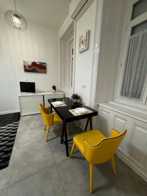 Cozy Studio In The Heart Of Buda Budapeste Exterior foto