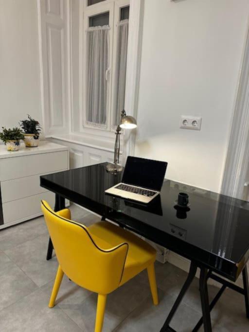 Cozy Studio In The Heart Of Buda Budapeste Exterior foto